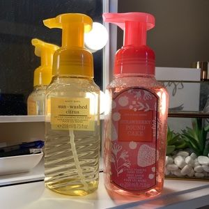 💛 bath and body works foaming hand soap